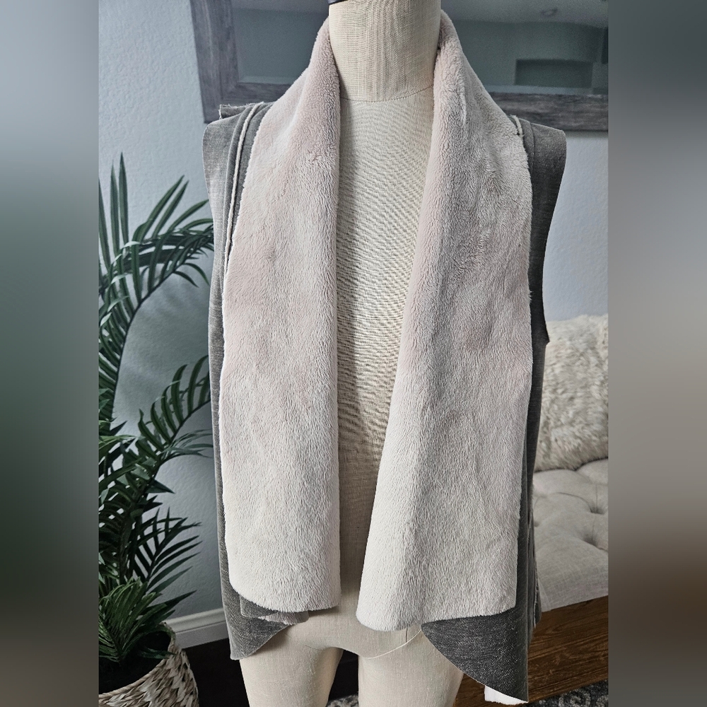 Anthropologie Amadi-Grey Biege Shearling Draped Kady Sherpa Vest Size Sm…
